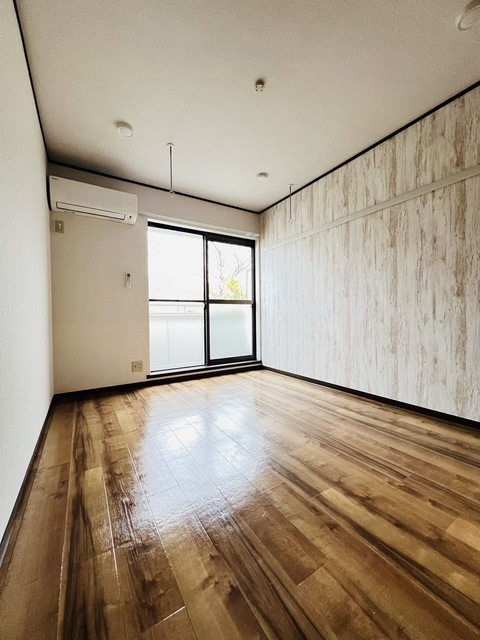 居室・リビング　南に面した洋室は採光・通風に優れた心地よい空間です！