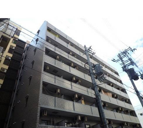 建物外観　シャープなデザインが印象的な洗練の住まい