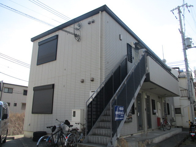 建物外観　シャープなデザインが印象的な洗練の住まい