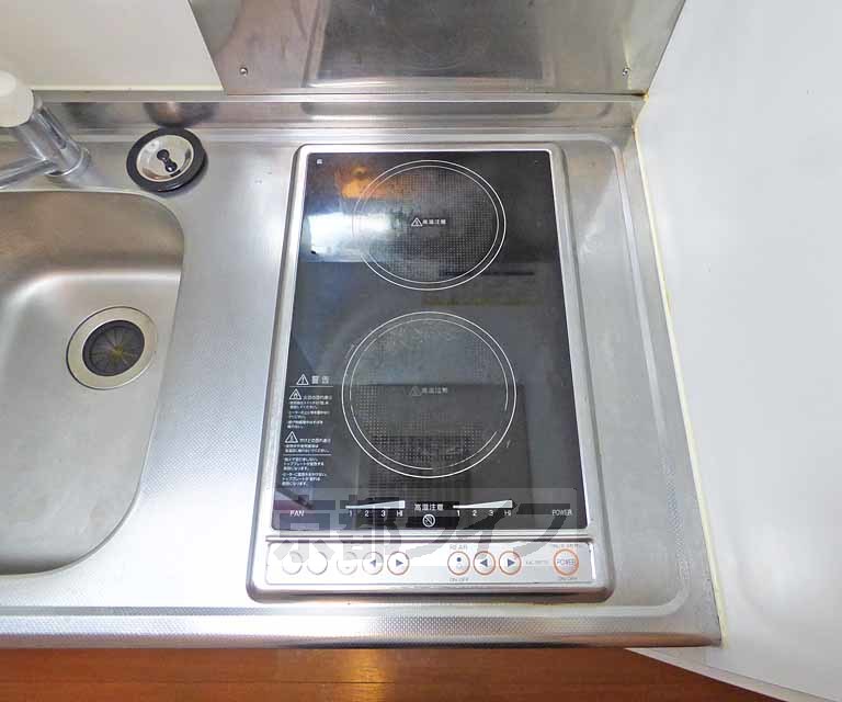 キッチン　・ＩＨ・二口コンロです。