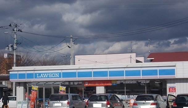 コンビニ　ローソン九年橋三丁目店（コンビニ）まで700m