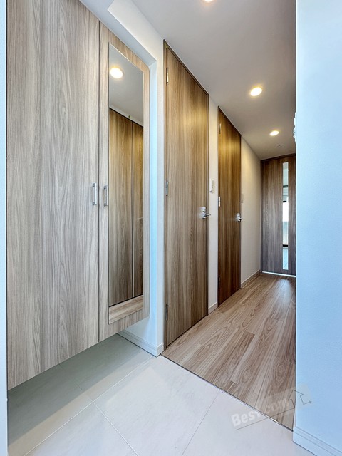 玄関　姿見付きシューズクローゼット♪