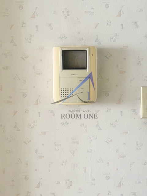 セキュリティ　モニター付きインターホンです。