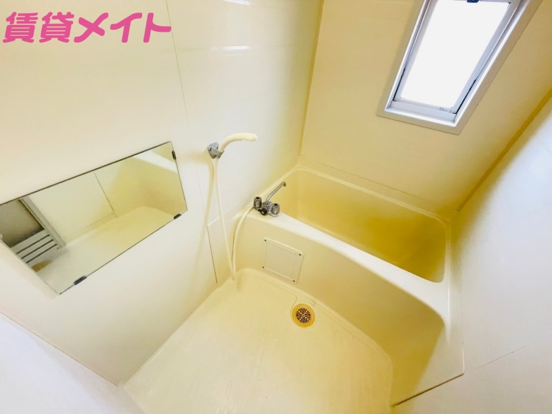 バス・シャワールーム　別部屋反転写真です