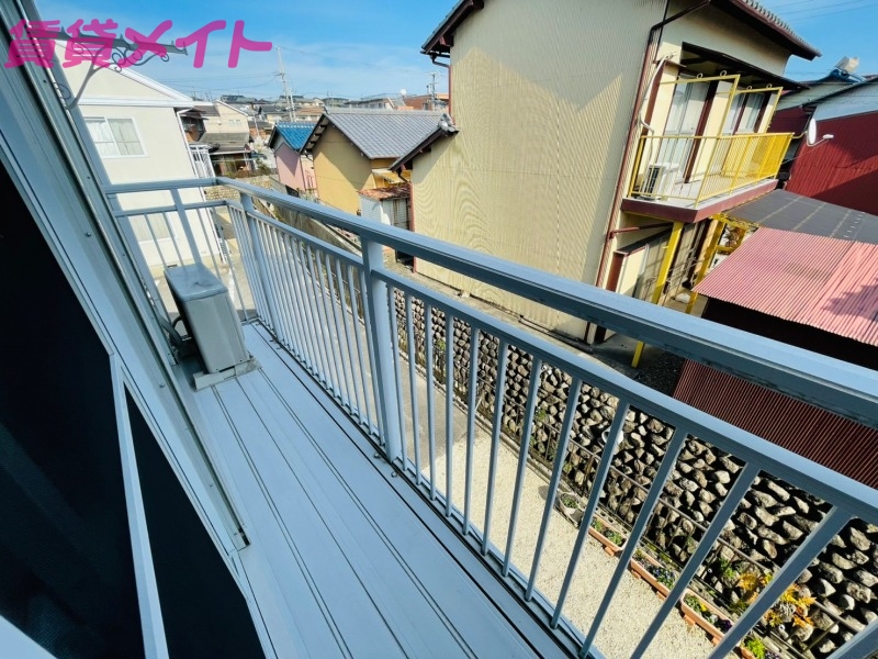 バルコニー　別部屋反転写真です