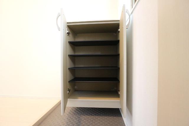 収納　収納シューズボックス