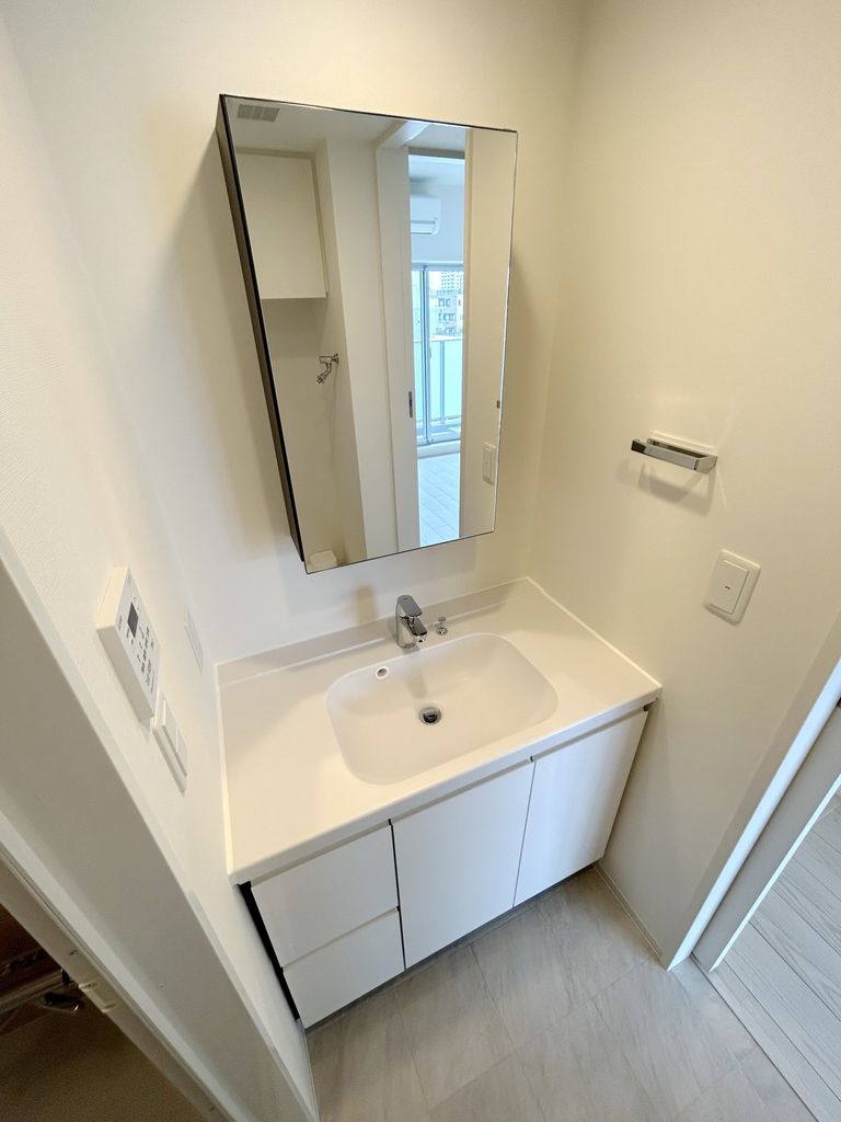 洗面設備　スペースが確保できる洗面所です