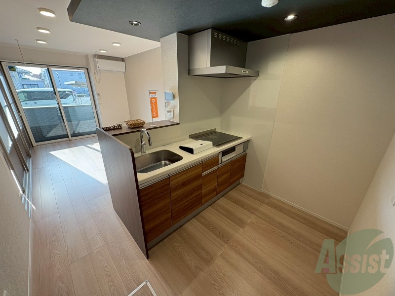 キッチン　キッチンは２口ＩＨコンロが設置されております。