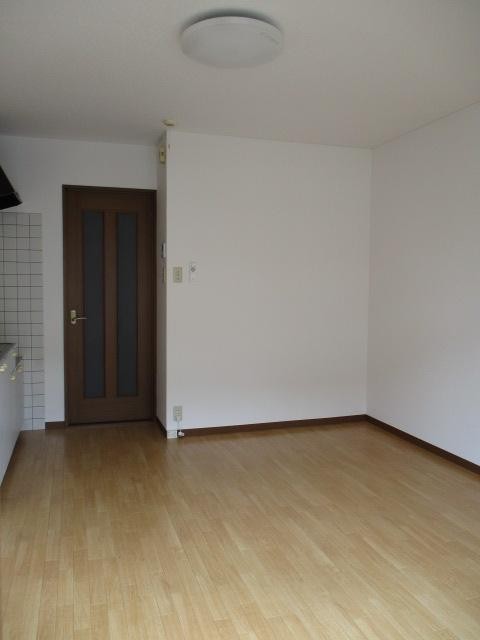 居室・リビング　ダイニングキッチン（別角度です）