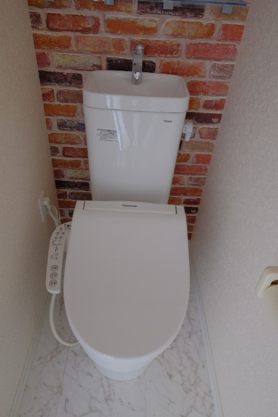 トイレ　同タイプ参考写真です。