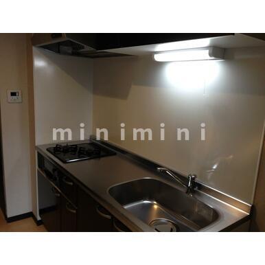 キッチン　※写真は別号室のものですので現状優先させていただきます。