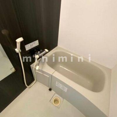 バス・シャワールーム　※写真は別号室のものですので現状優先させていただきます。