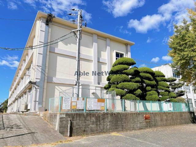 中学校　宇部市立厚南中学校（中学校）まで3340m