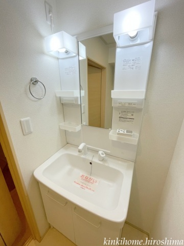 洗面設備　写真は参考写真です。現況を優先してください。