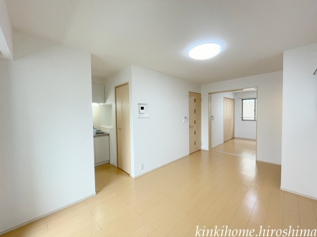 居室・リビング　写真は参考写真です。現況を優先してください。