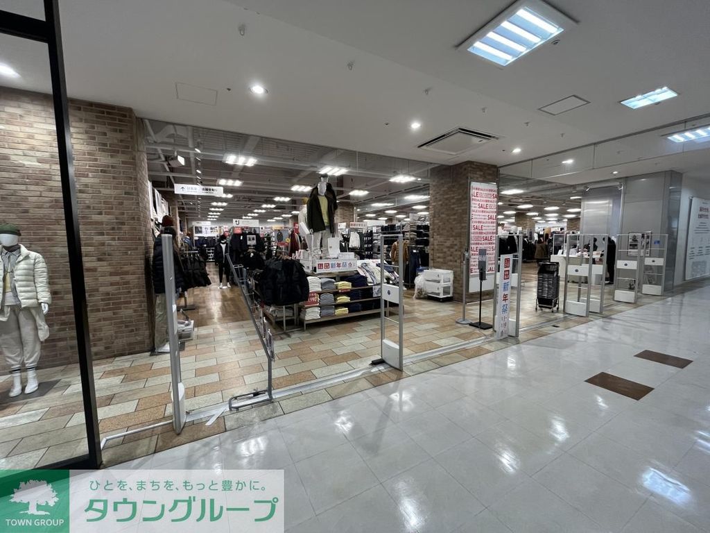 ショッピングセンター　ユニクロ　イオン金沢八景店（ショッピングセンター）まで2440m