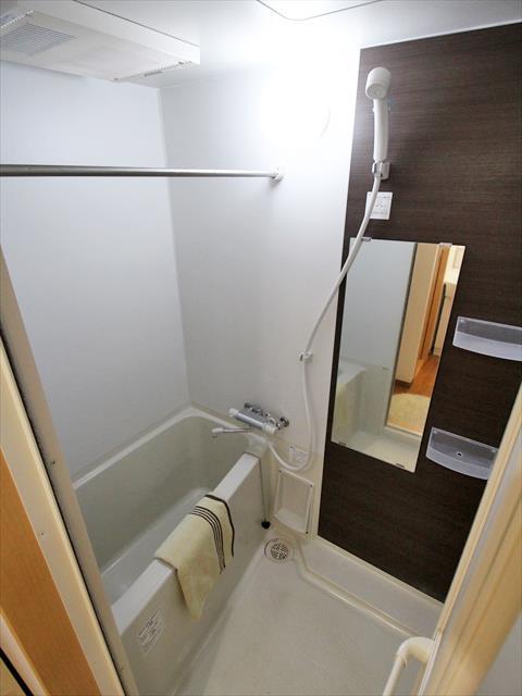 バス・シャワールーム　松山市清水町　れぐるす清水　浴室