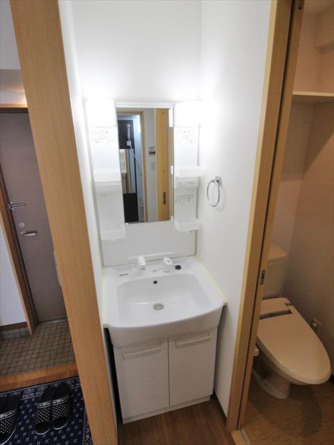 洗面設備　松山市清水町　れぐるす清水　洗髪洗面化粧台