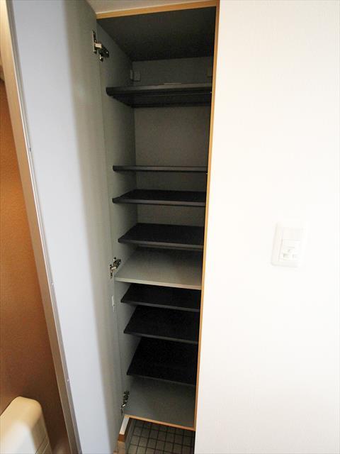 その他　松山市清水町　れぐるす清水　靴収納