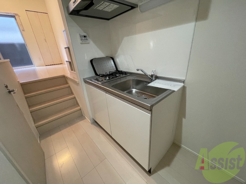 キッチン　一人暮らしには十分な大きさのキッチンですね。