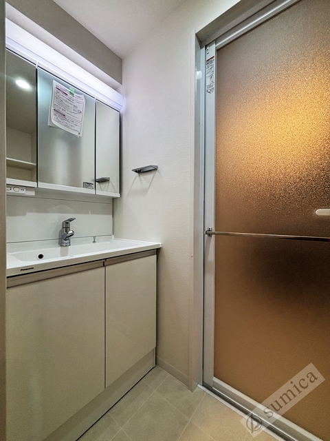 洗面設備　嬉しい独立洗面、嬉しい３面鏡♪♪