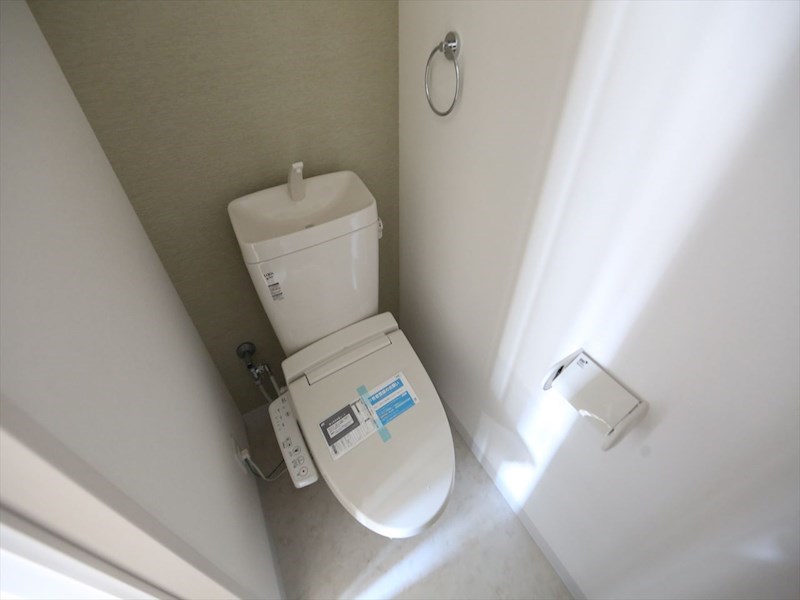 トイレ　温水洗浄暖房便座付トイレ