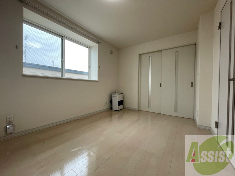 居室・リビング　広くてキレイなお部屋が広がっていて、充実した生活が送れそう。