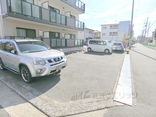 駐車場　駐車場
