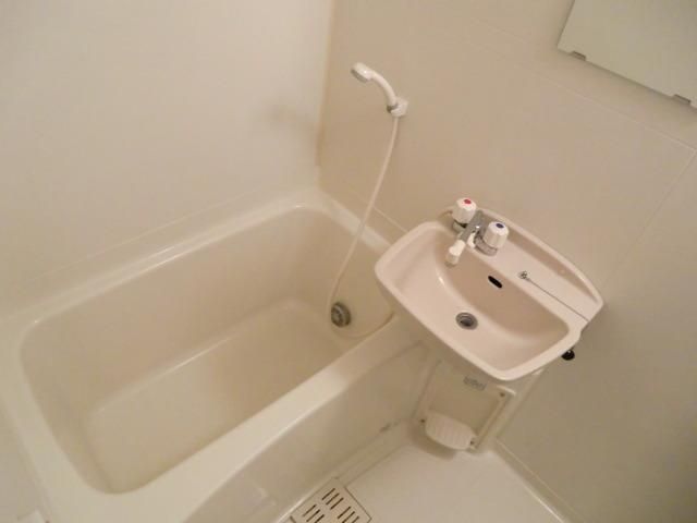 洗面設備　★追い焚き機能付です★