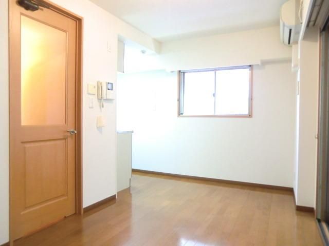 居室・リビング　★角部屋2面採光★