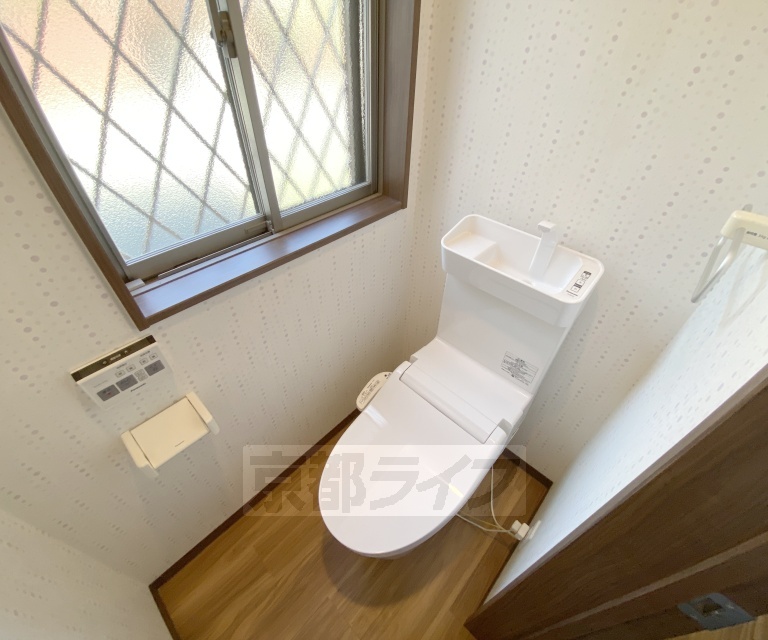 トイレ　洗浄機能付きトイレです。