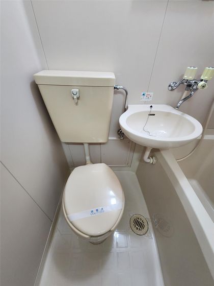 トイレ　※他号室の写真です