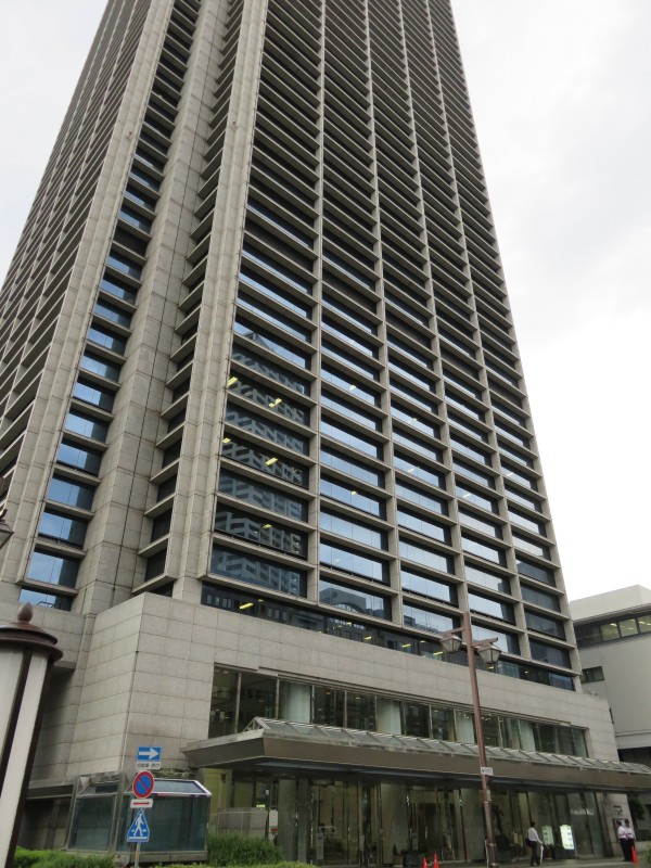 役所　神戸市役所（役所）まで526m