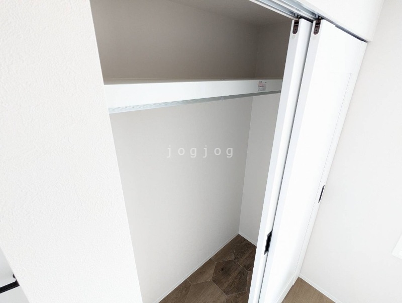 収納　寝室のウォークインクロゼット