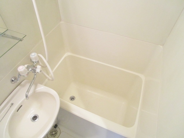 バス・シャワールーム　別号室の参考写真