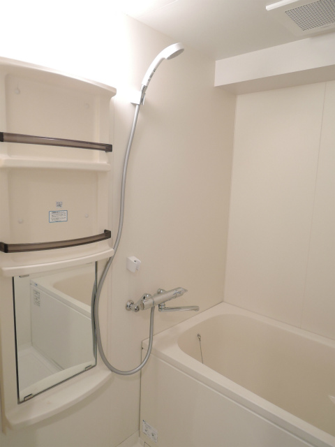 バス・シャワールーム　嬉しい追い焚き機付きです♪