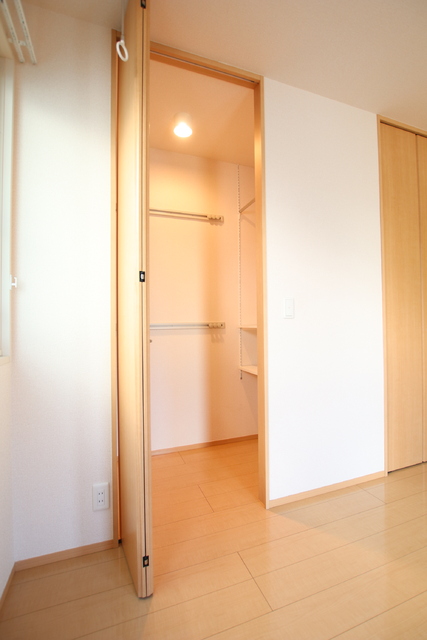 収納　ワンステップクローゼット