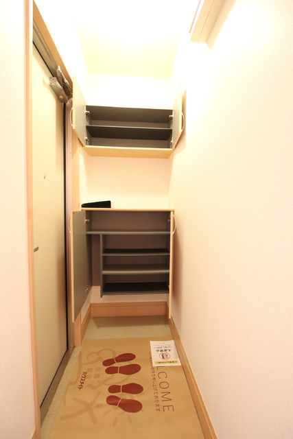 玄関　下駄箱付き玄関