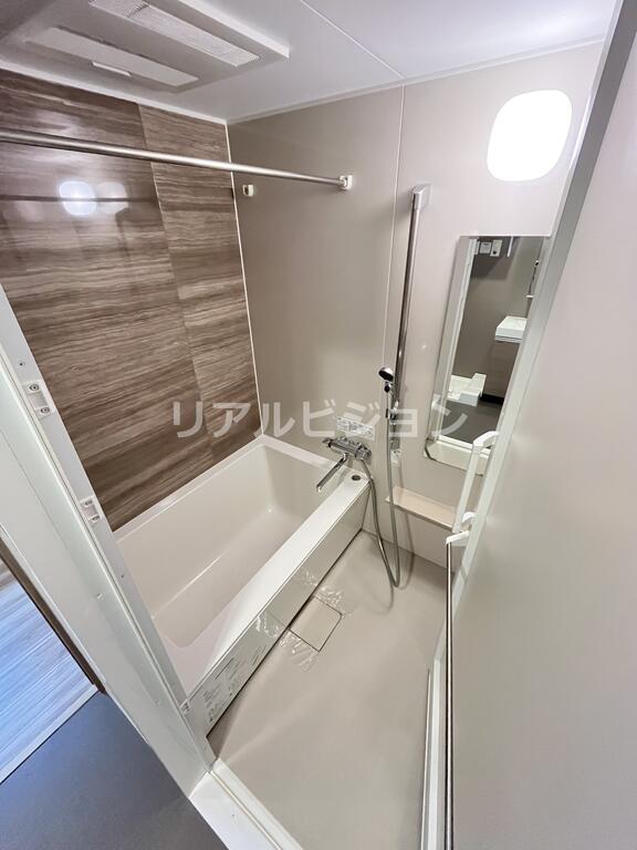 バス・シャワールーム　色が異なる場合がございますので、現地にて確認下さい。※参考写