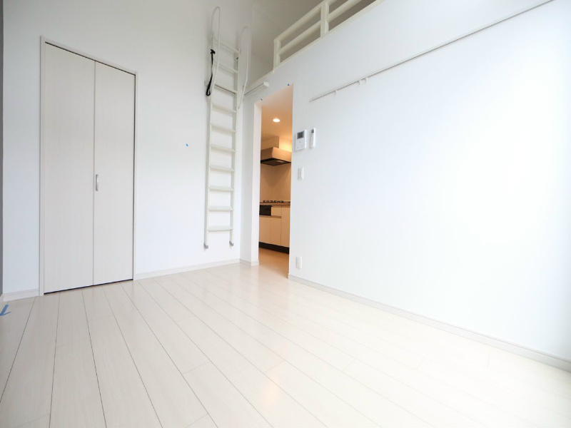 居室・リビング　洋室8.5帖　ロフト5.6帖（収納でもお部屋でも使えます）