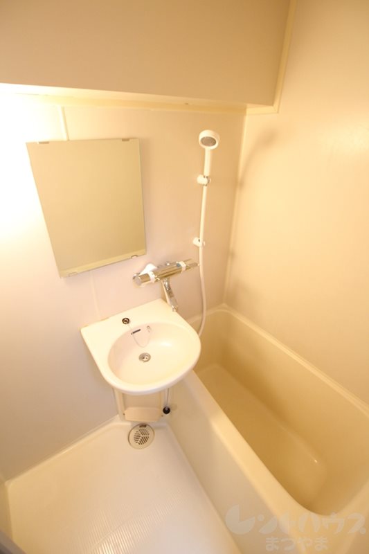 バス・シャワールーム　浴室