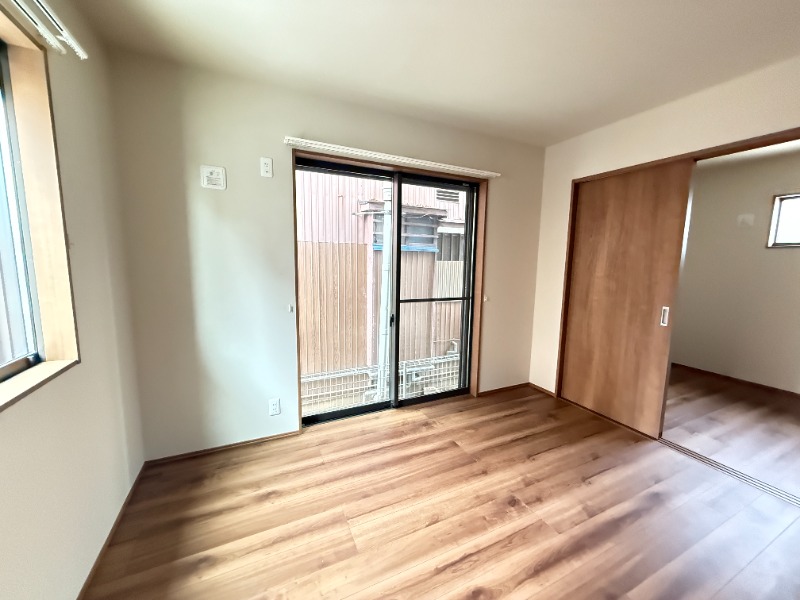 その他部屋・スペース　大きな窓から光と風を取り込み、開放的な暮らしを