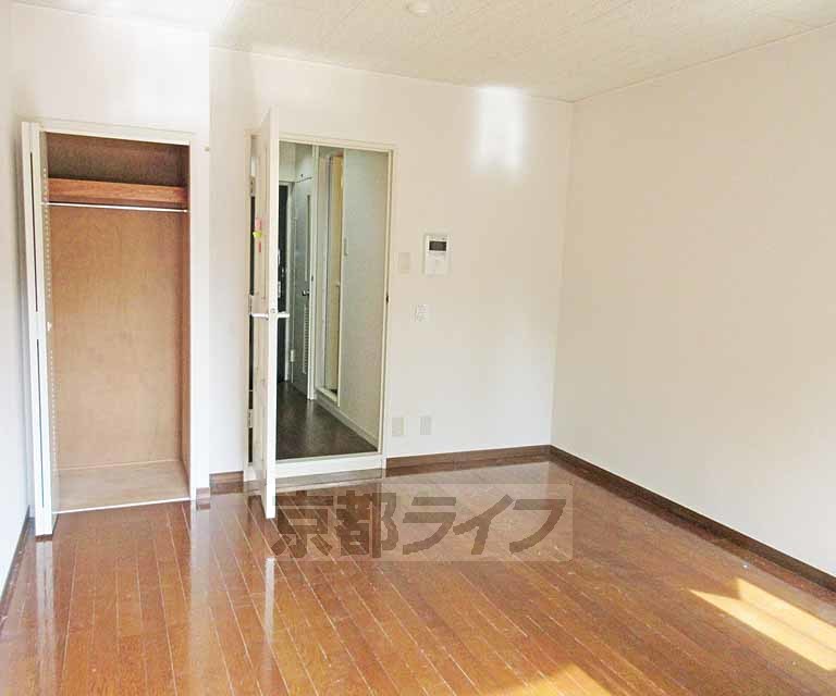 居室・リビング　広々としたお部屋です！