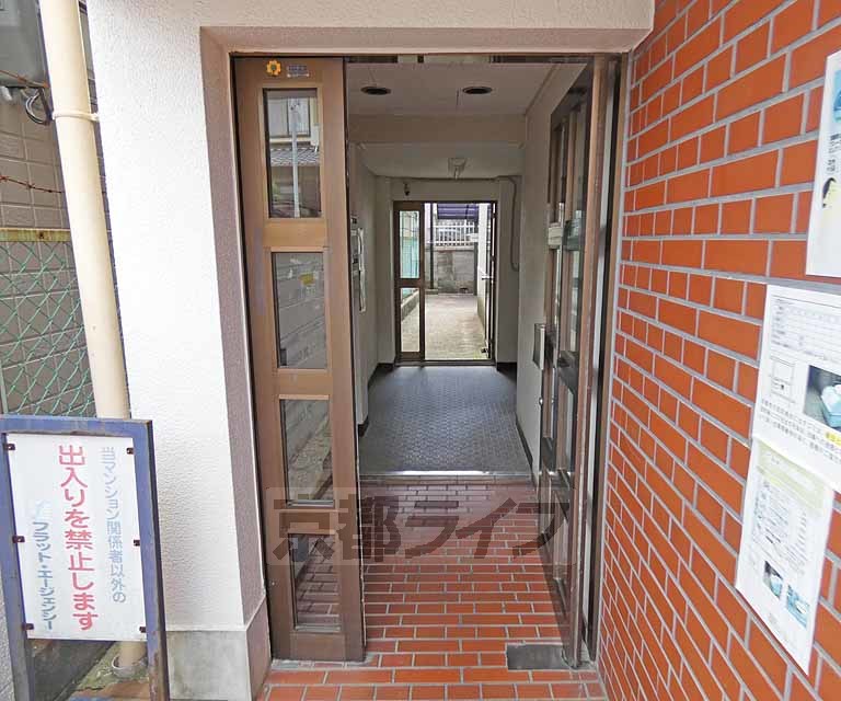 その他共有部分　建物入り口です。