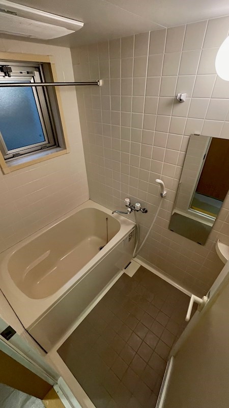 バス・シャワールーム　浴室乾燥機付バス