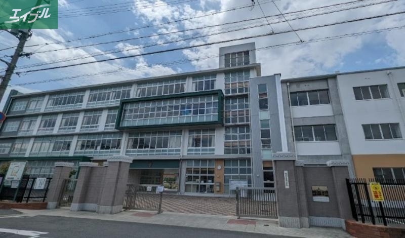 小学校　岡山市立鹿田小学校（小学校）まで524m