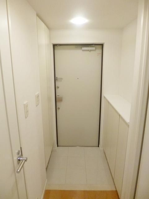 玄関　お部屋探しは株式会社　タウンハウジング　までお気軽にお問合…