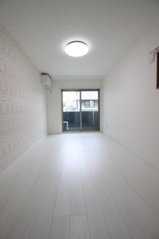 居室・リビング　グラッタブルコマゴメ　北区西ヶ原3