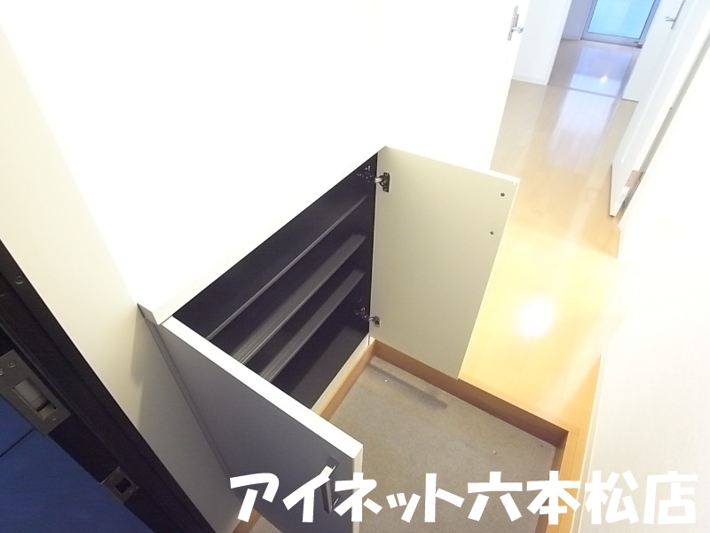 玄関　玄関収納もばっちりです