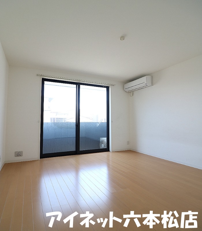 居室・リビング　広々6帖の洋室です